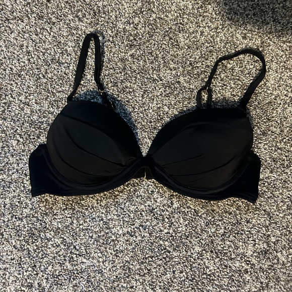 Size 34B Victoria Secret Black Bathing Suit Top - Picture 1 of 3